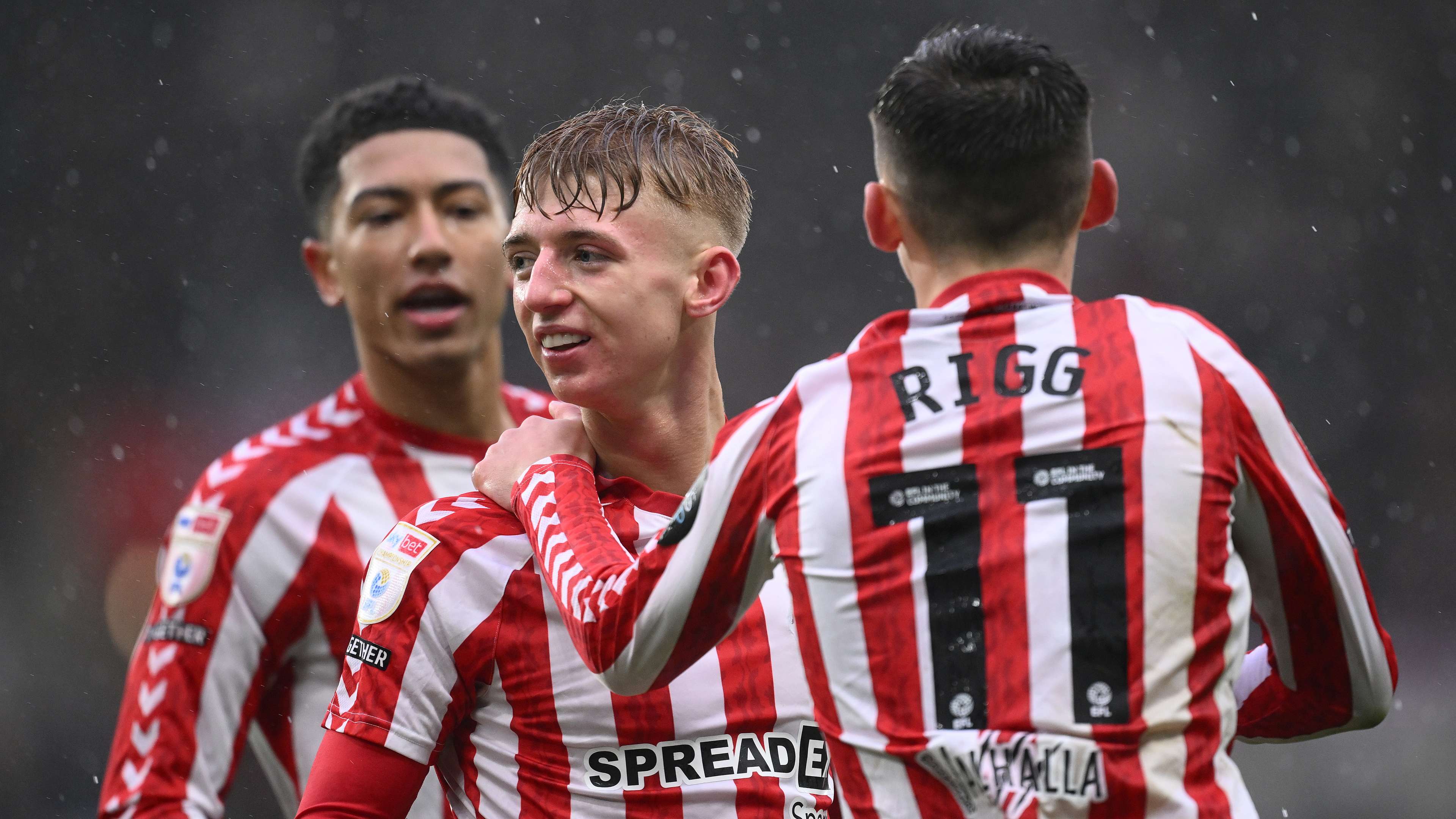 表现也在一 表现也在一